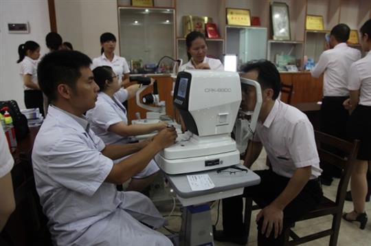 集团和乐动手机平台-乐动（中国）
公司组织员工开展爱眼健康检查